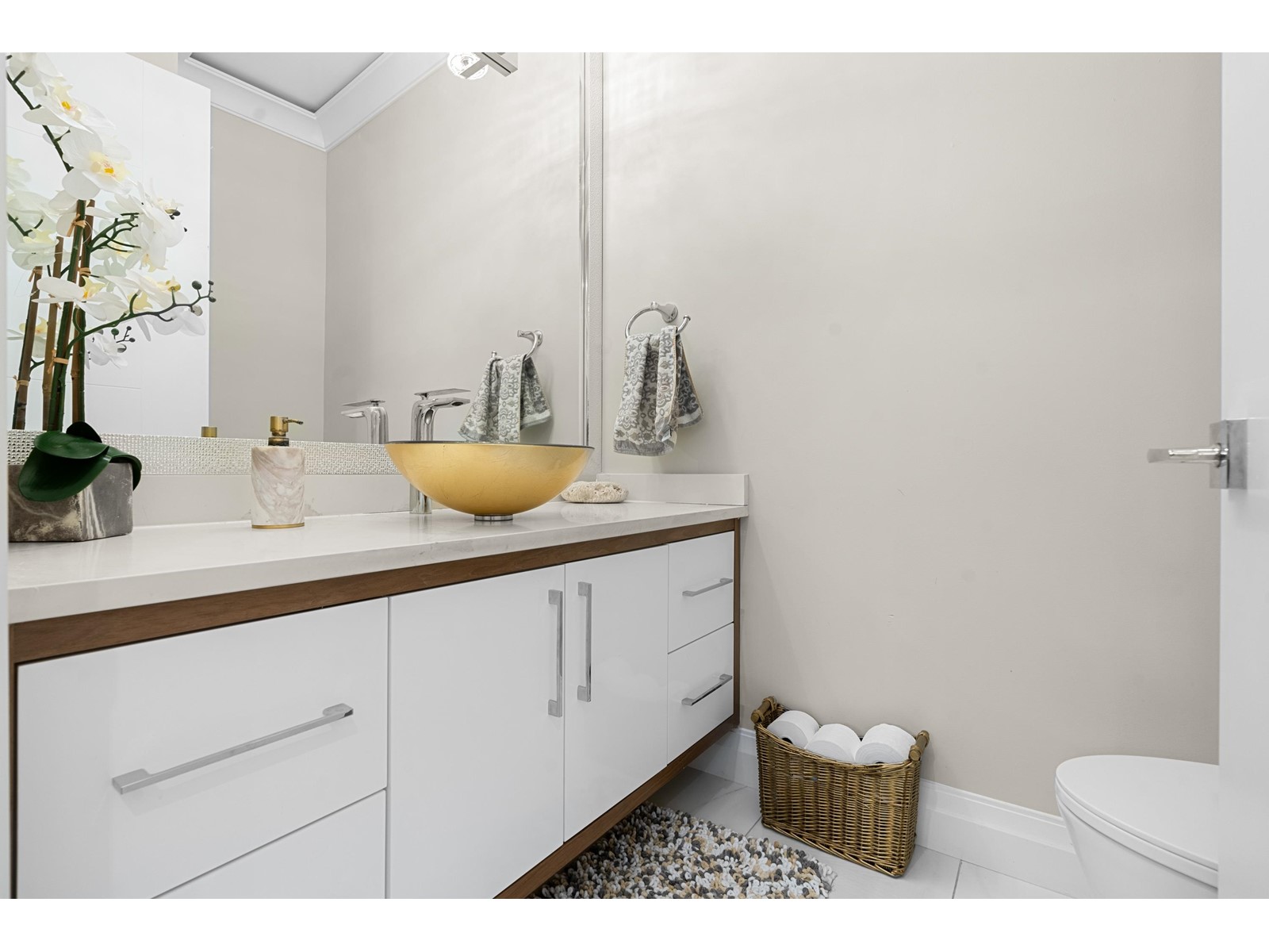 11586 84b Avenue Property Photo 30