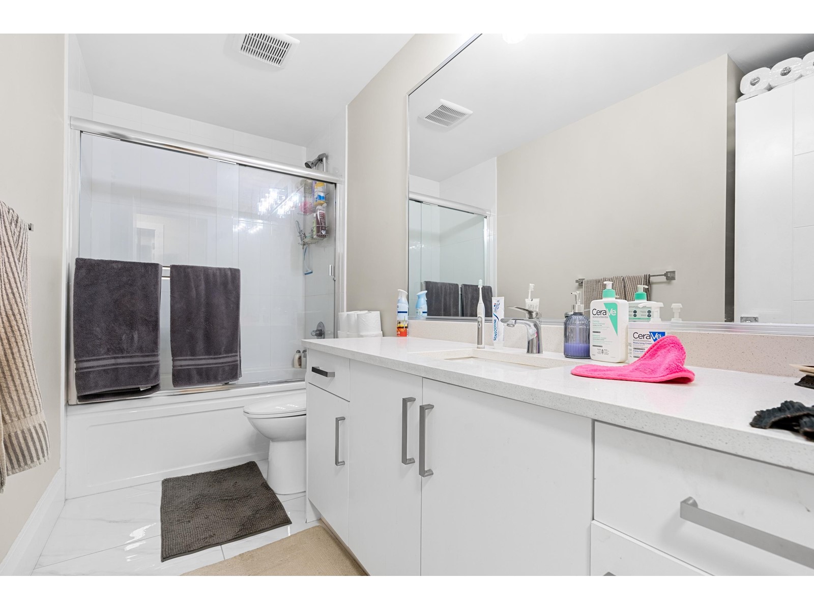 11586 84b Avenue Property Photo 32