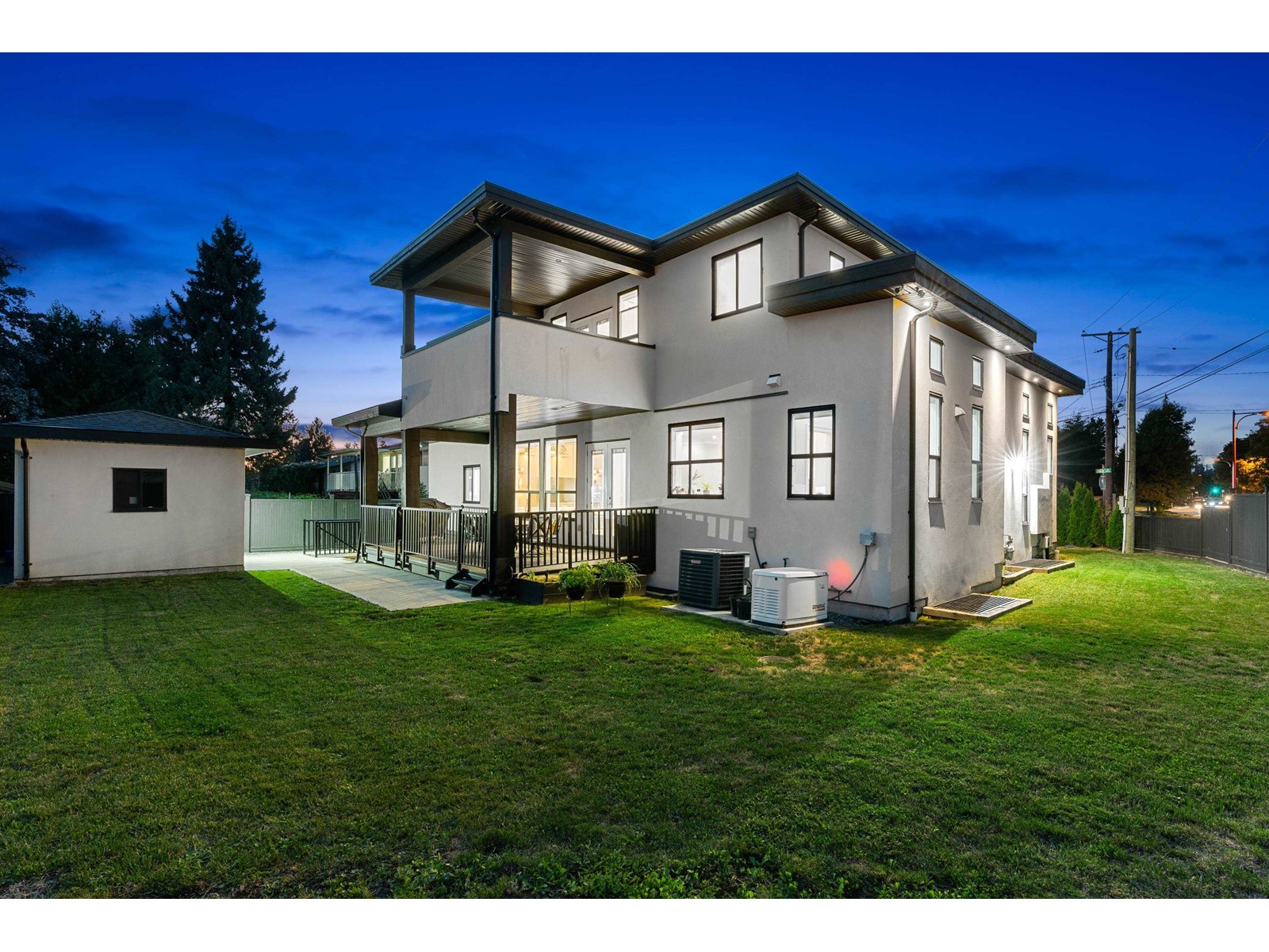 11586 84b Avenue Property Photo 36