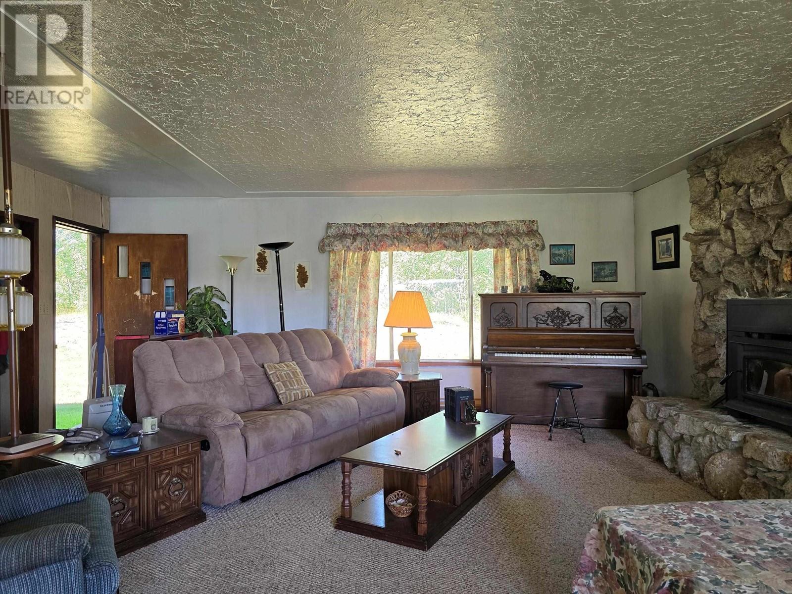 3989 Beaver Valley Road Property Photo 6