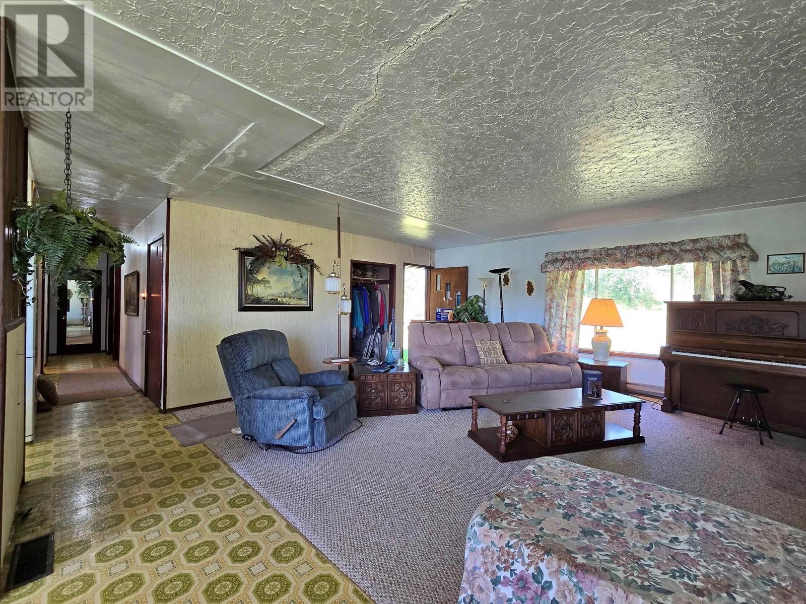 3989 Beaver Valley Road Property Photo 8