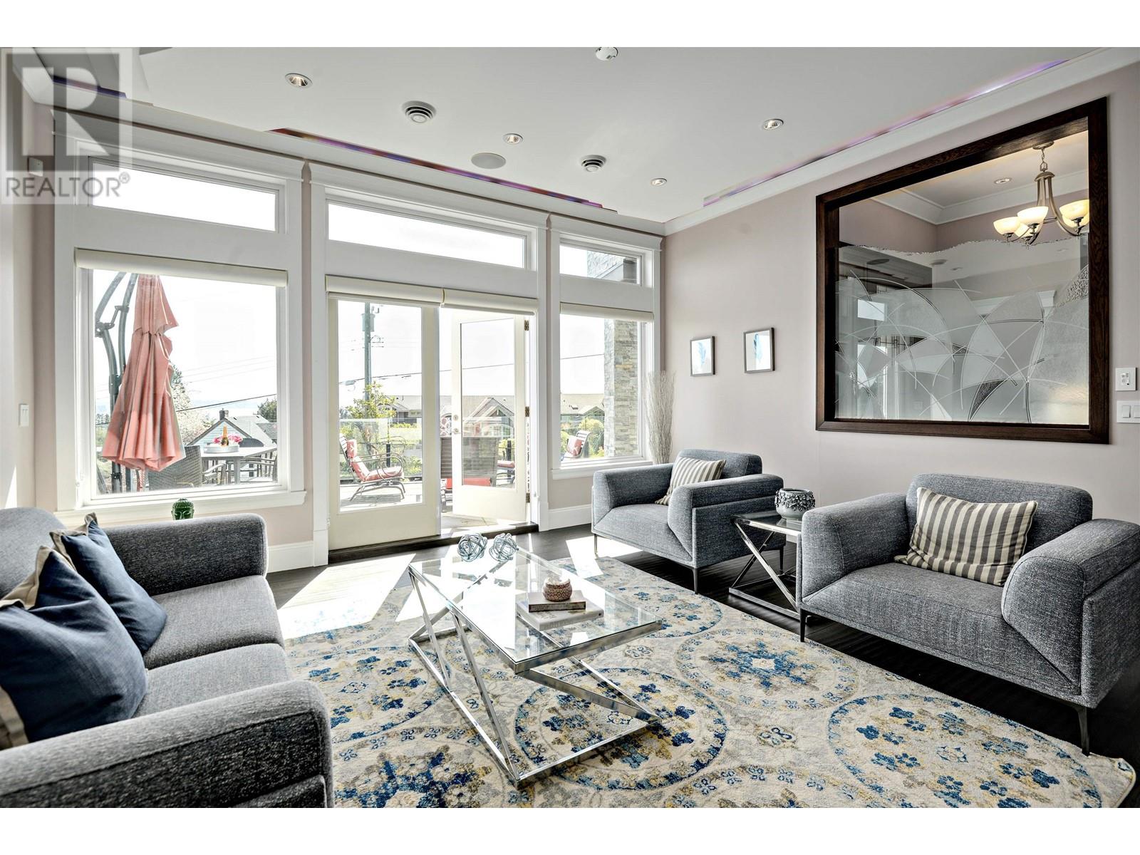 2567 Lawson Avenue Property Photo 12