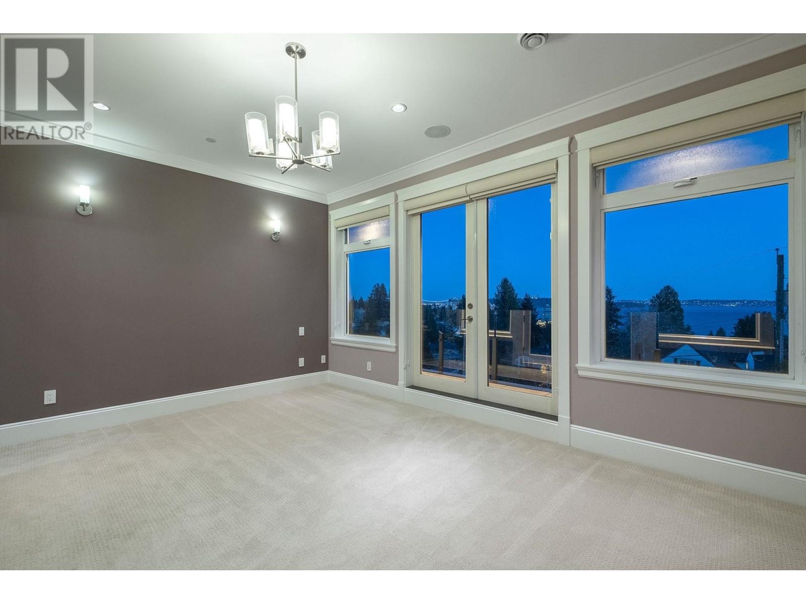 2567 Lawson Avenue Property Photo 31