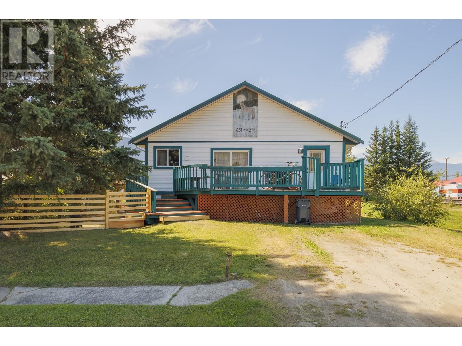 851 2nd Avenue Property Photo 1