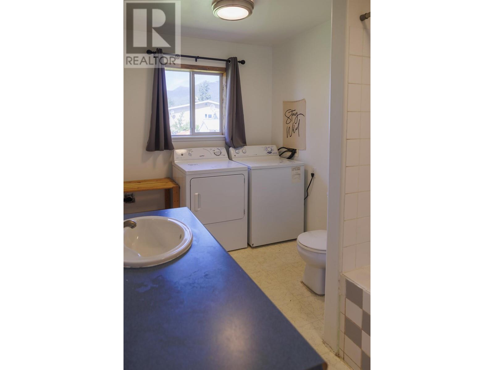 851 2nd Avenue Property Photo 15