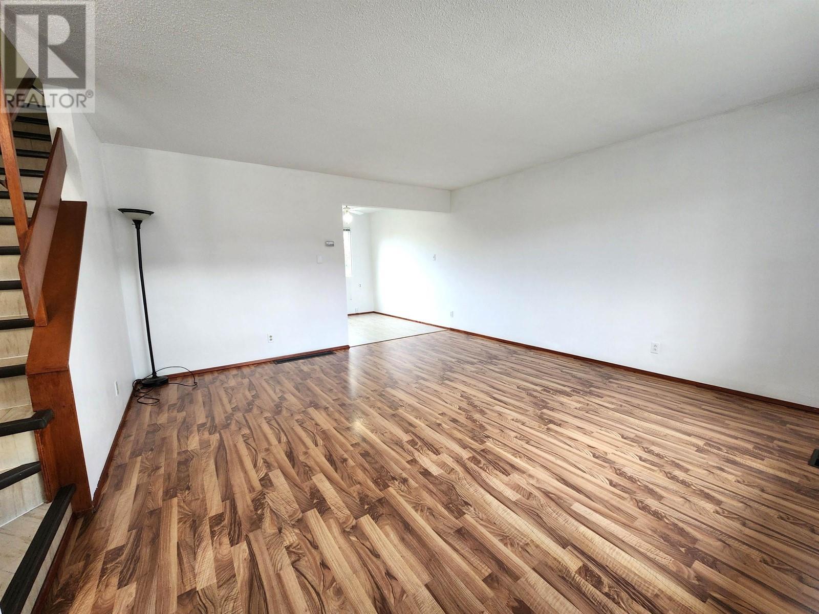 1414-1416 Nation Crescent Property Photo 3