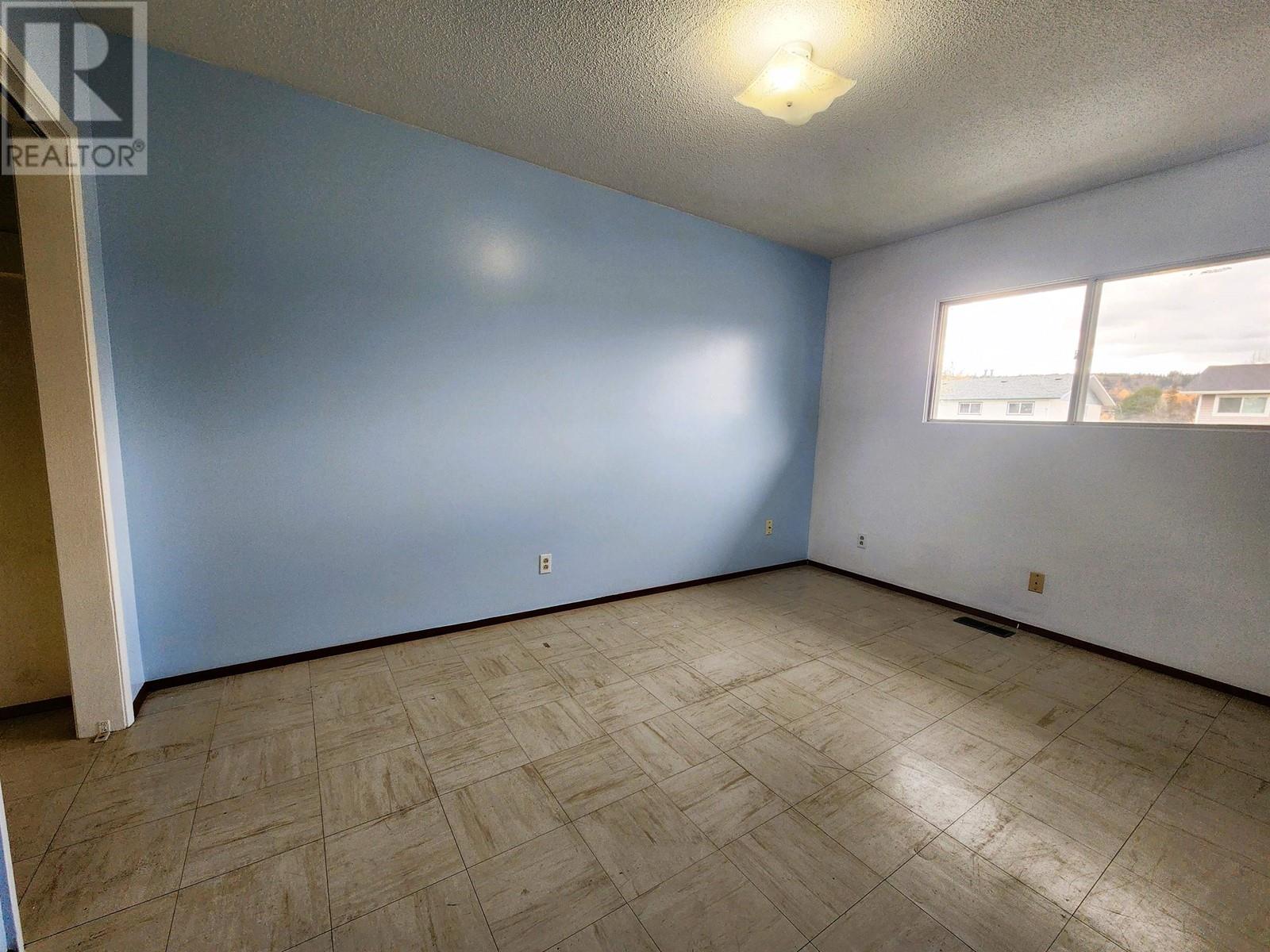 1414-1416 Nation Crescent Property Photo 10