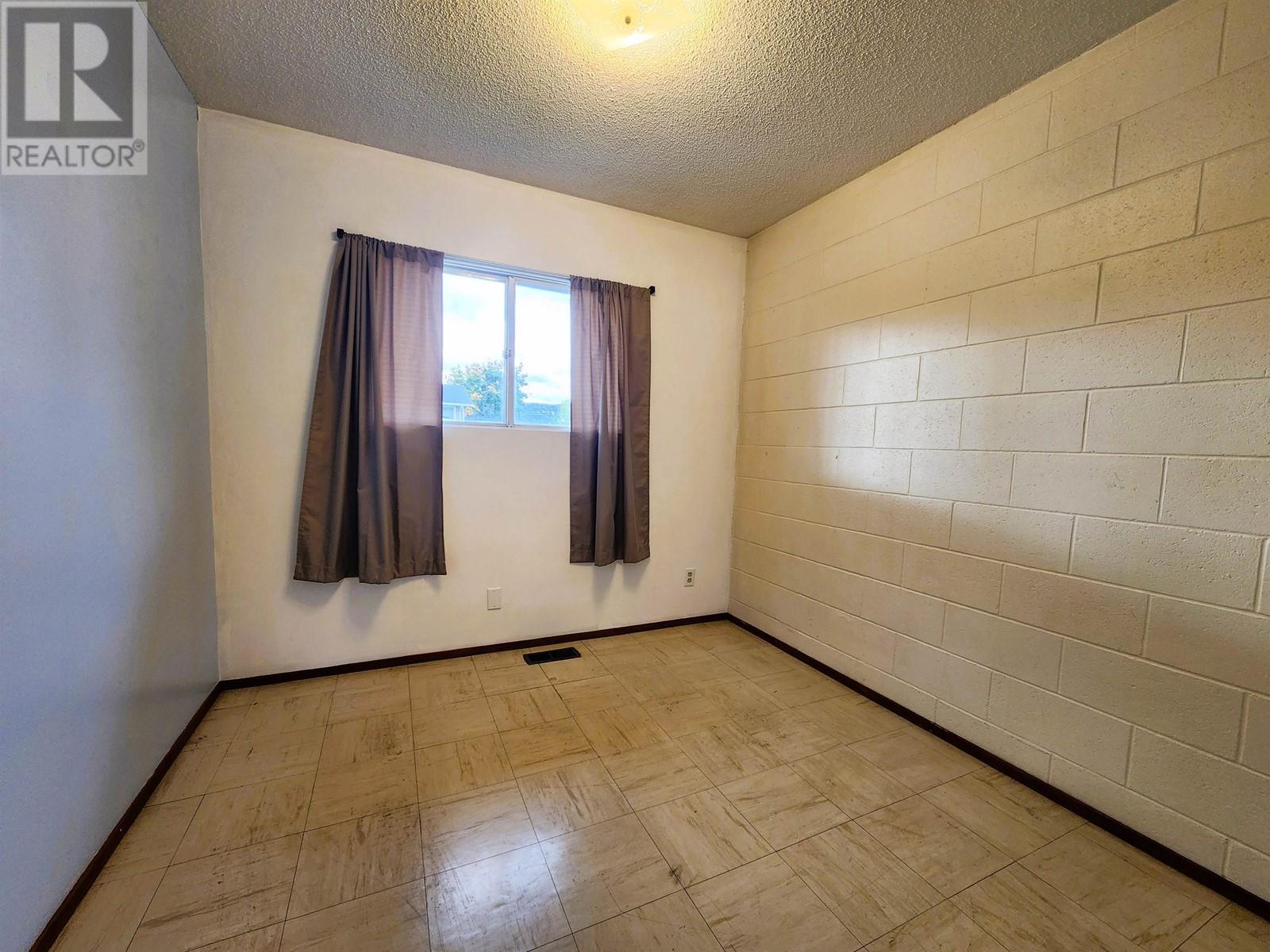 1414-1416 Nation Crescent Property Photo 11