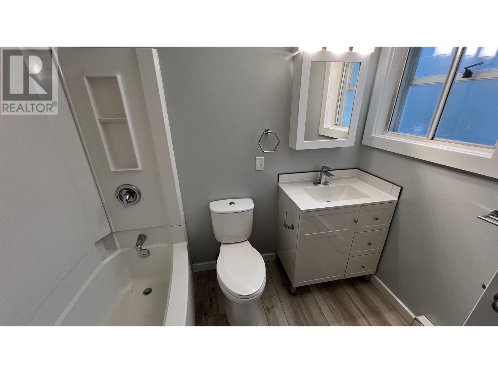 101 11th Street Property Photo 18