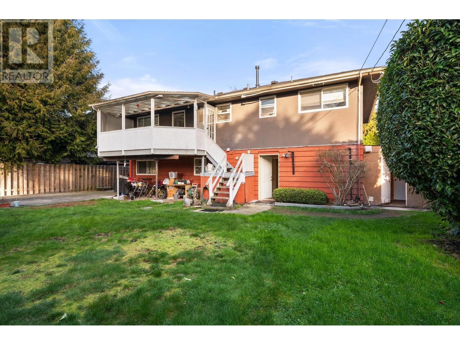 10091 Ainsworth Crescent Property Photo 5