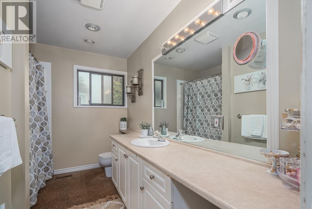 3632 Victoria Drive Property Photo 10