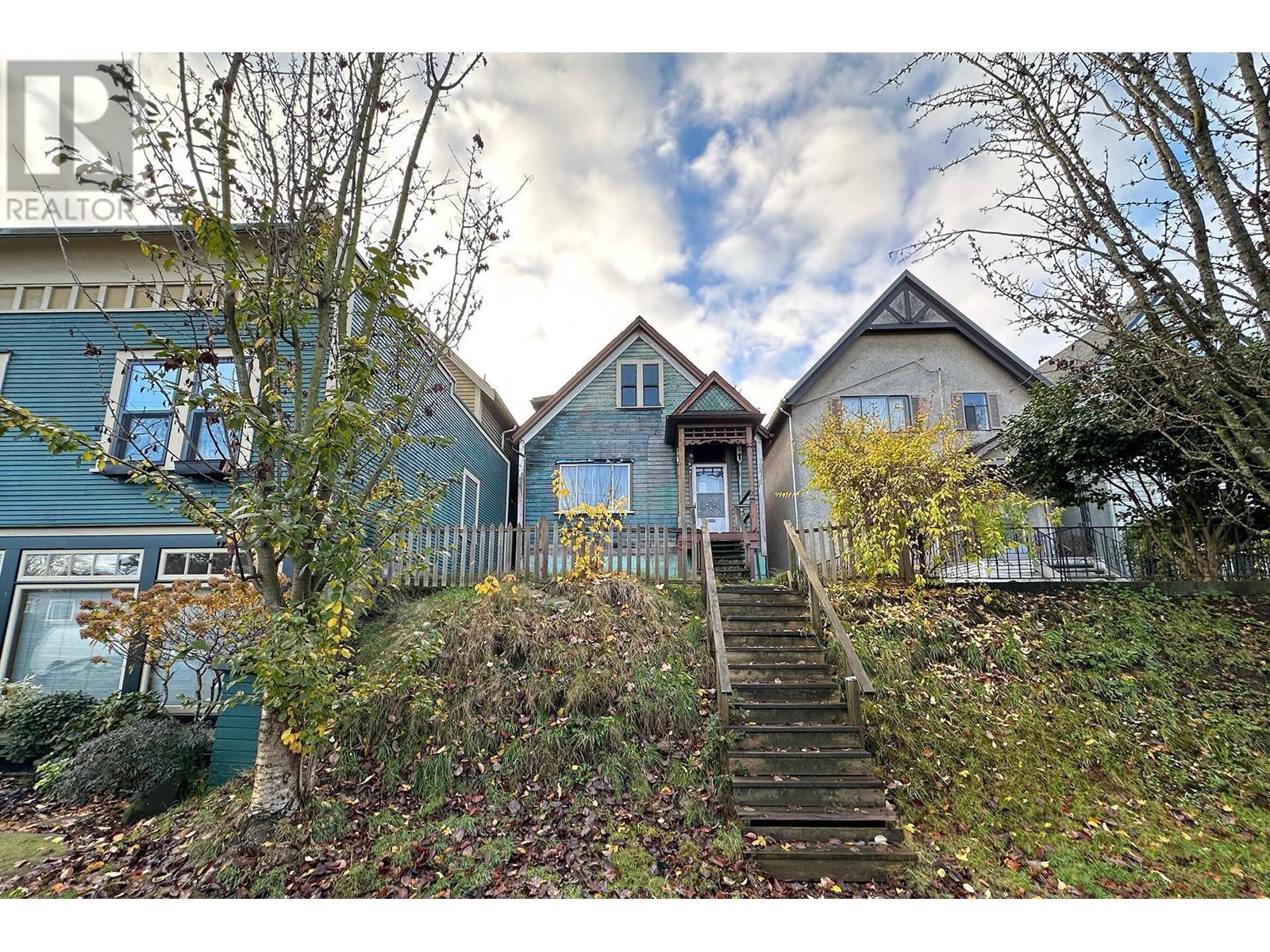 650 UNION STREET Property Photo 1