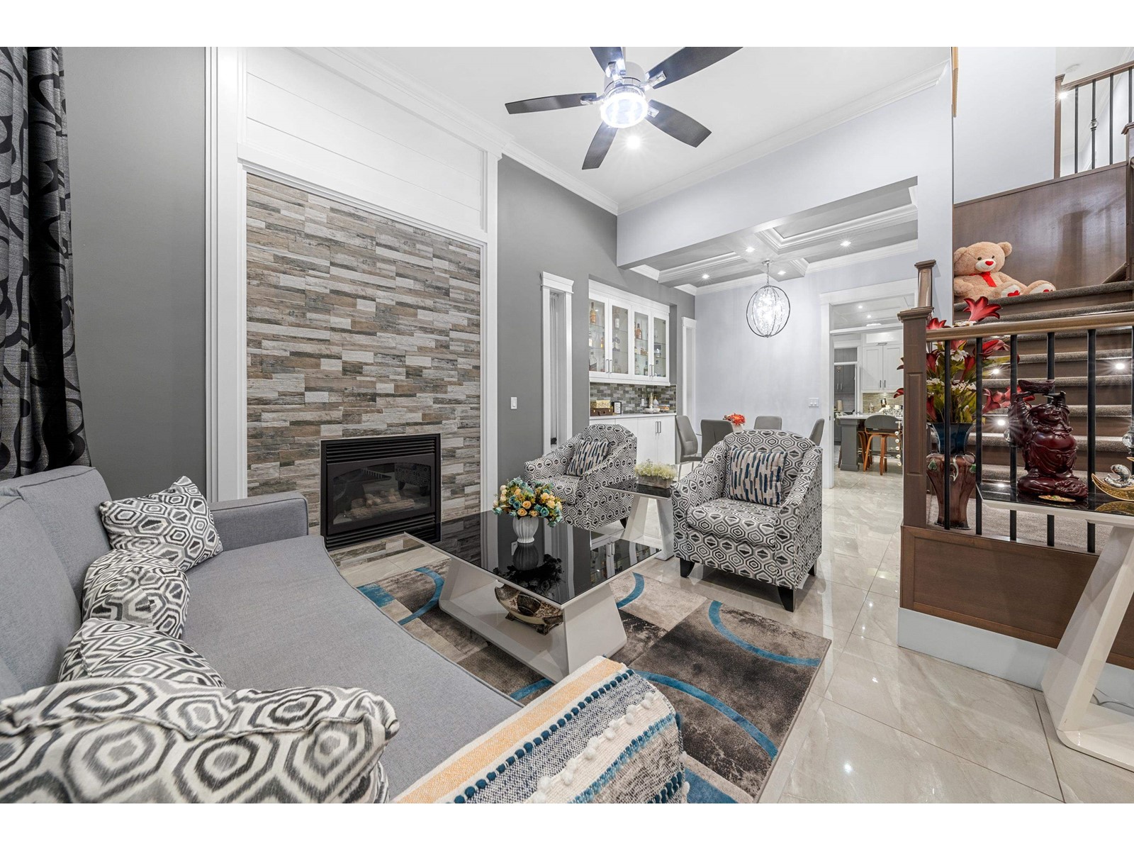 6637 121a Street Property Photo 4