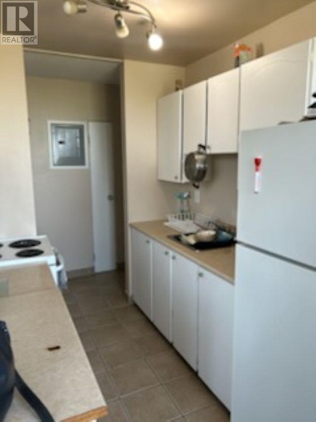 1003 1501 Queensway Street Property Photo 9