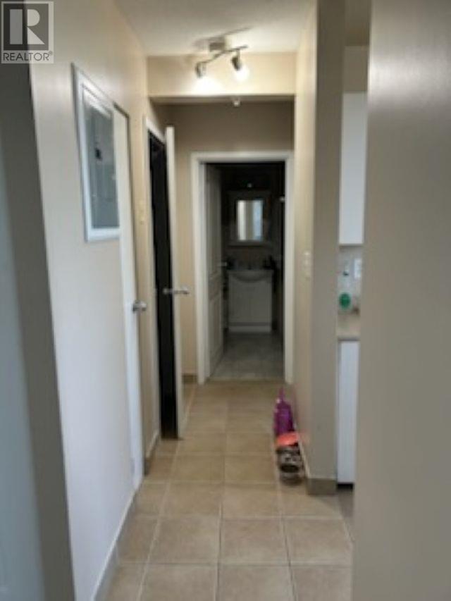 1003 1501 Queensway Street Property Photo 10