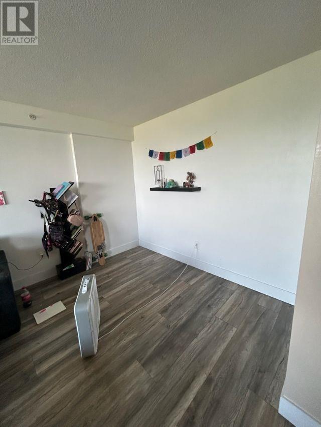 1003 1501 Queensway Street Property Photo 11