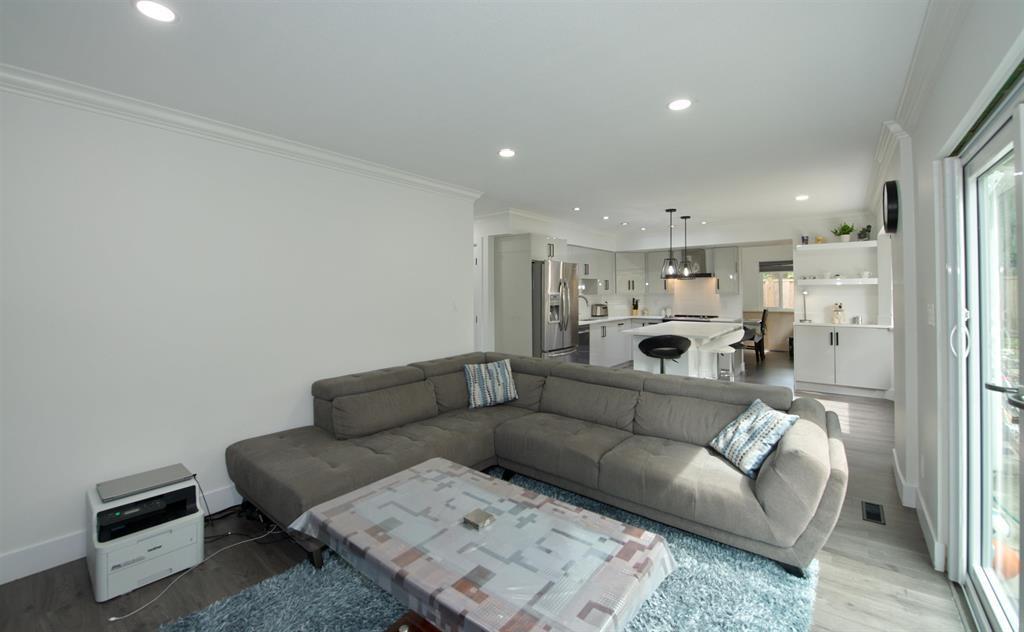 6049 133a Street Property Photo 12