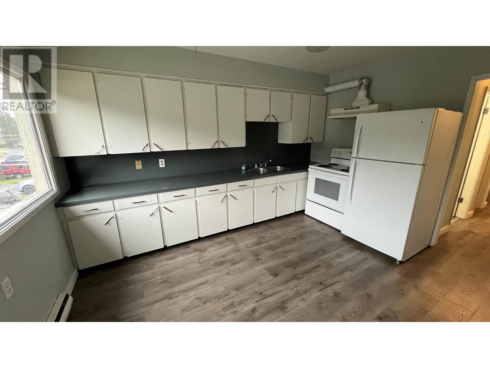 1816-1818 E 6th Avenue Property Photo 2