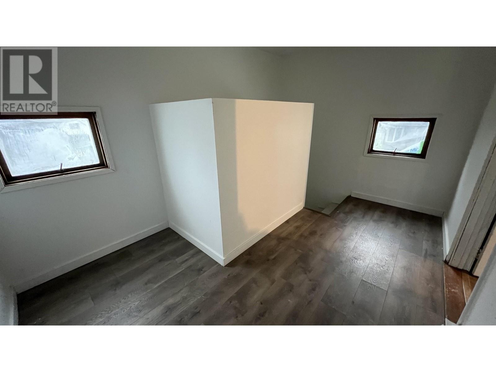 1816-1818 E 6th Avenue Property Photo 5