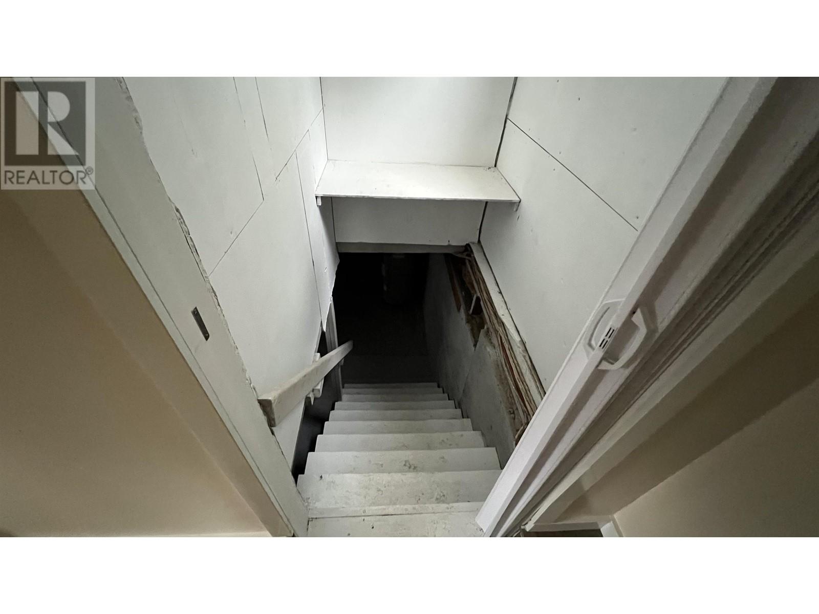 1816-1818 E 6th Avenue Property Photo 17