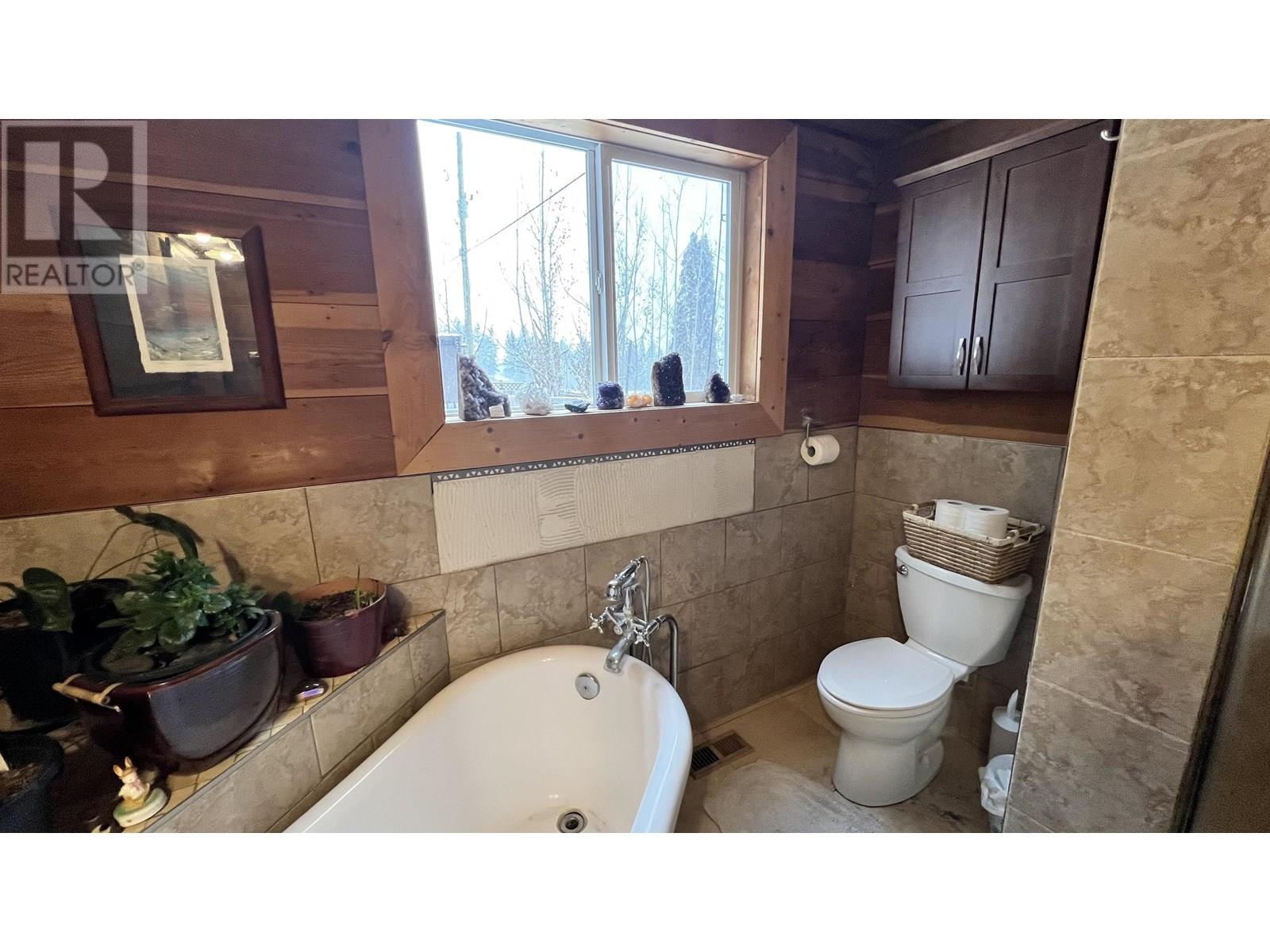 6831 Soda Creek Road Property Photo 13