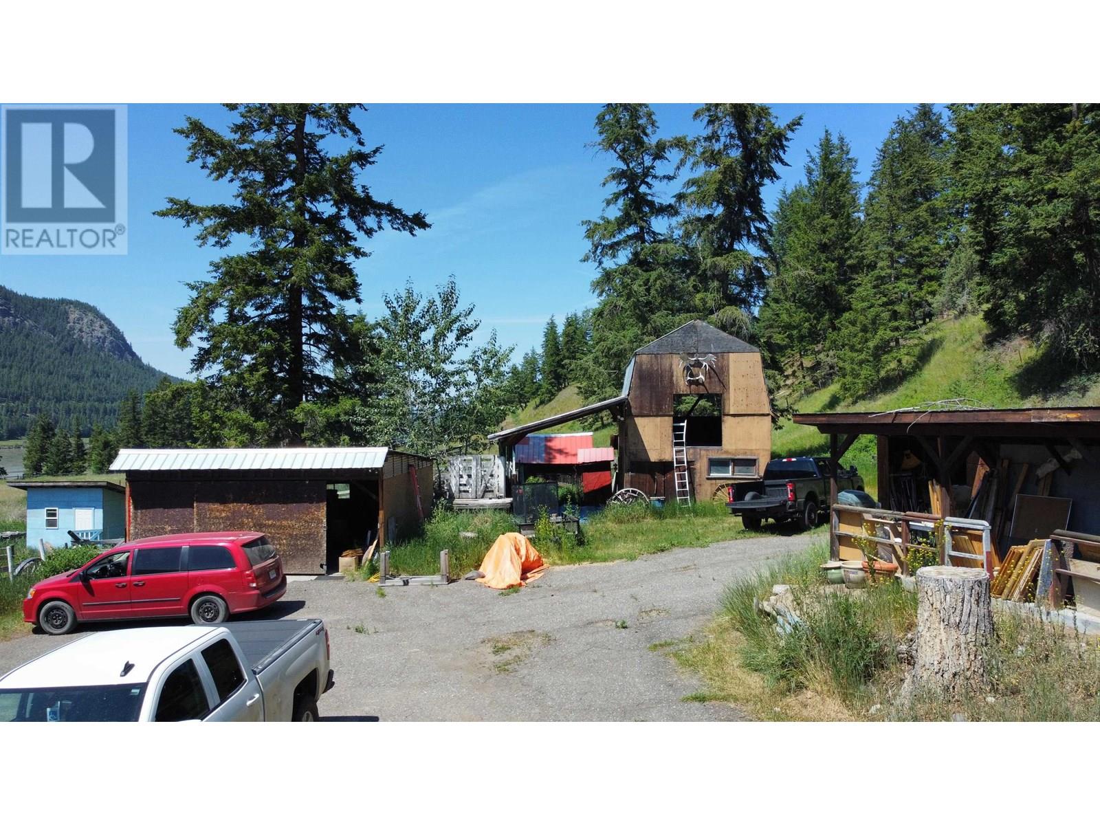 6831 Soda Creek Road Property Photo 23