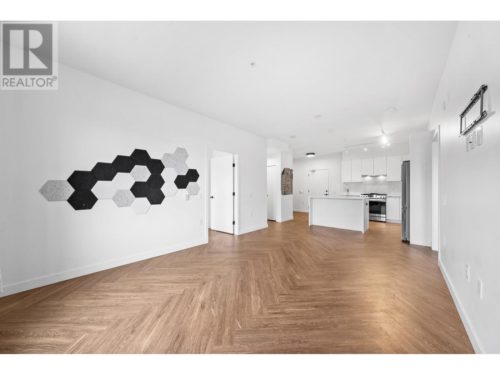 511 3229 St Johns Street Property Photo 3