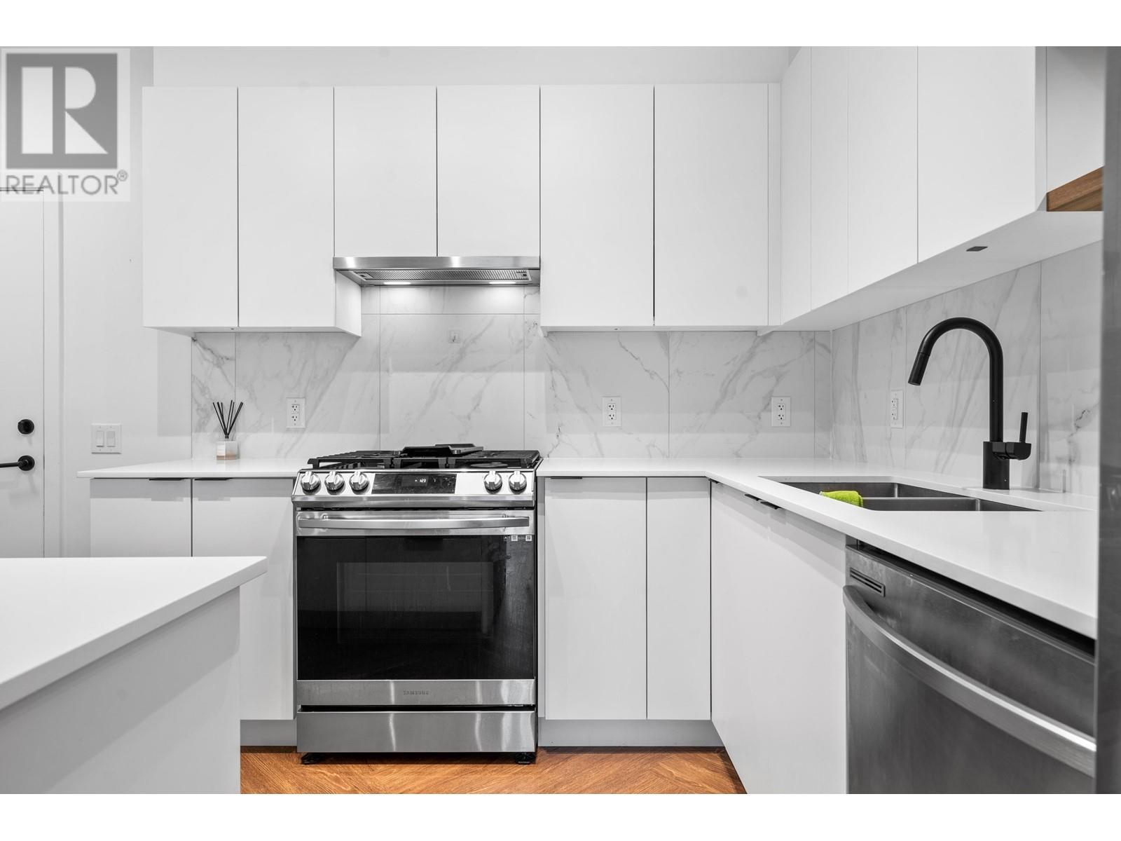 511 3229 St Johns Street Property Photo 16