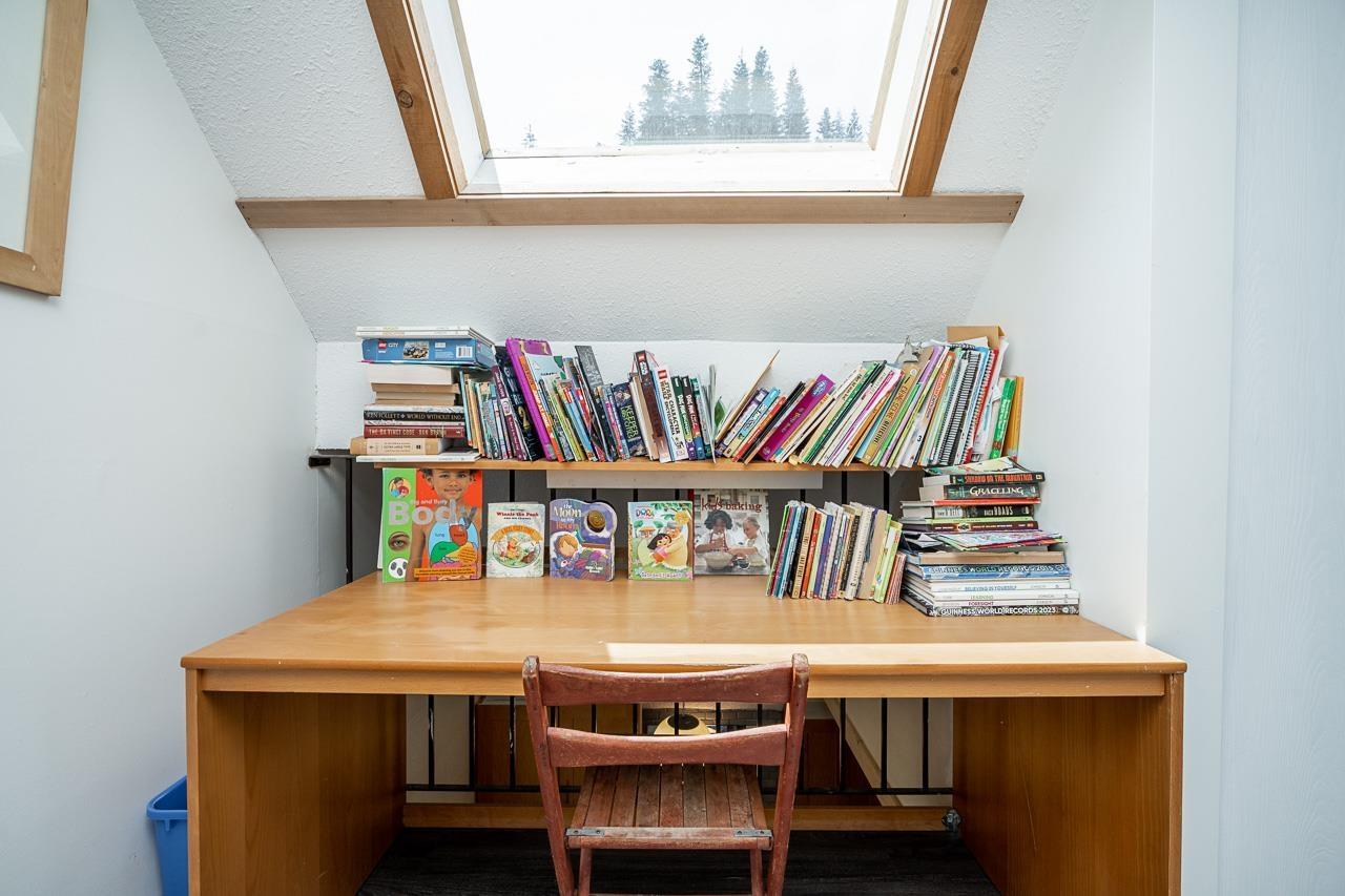 1 20958 Snowflake Crescent Property Photo 23