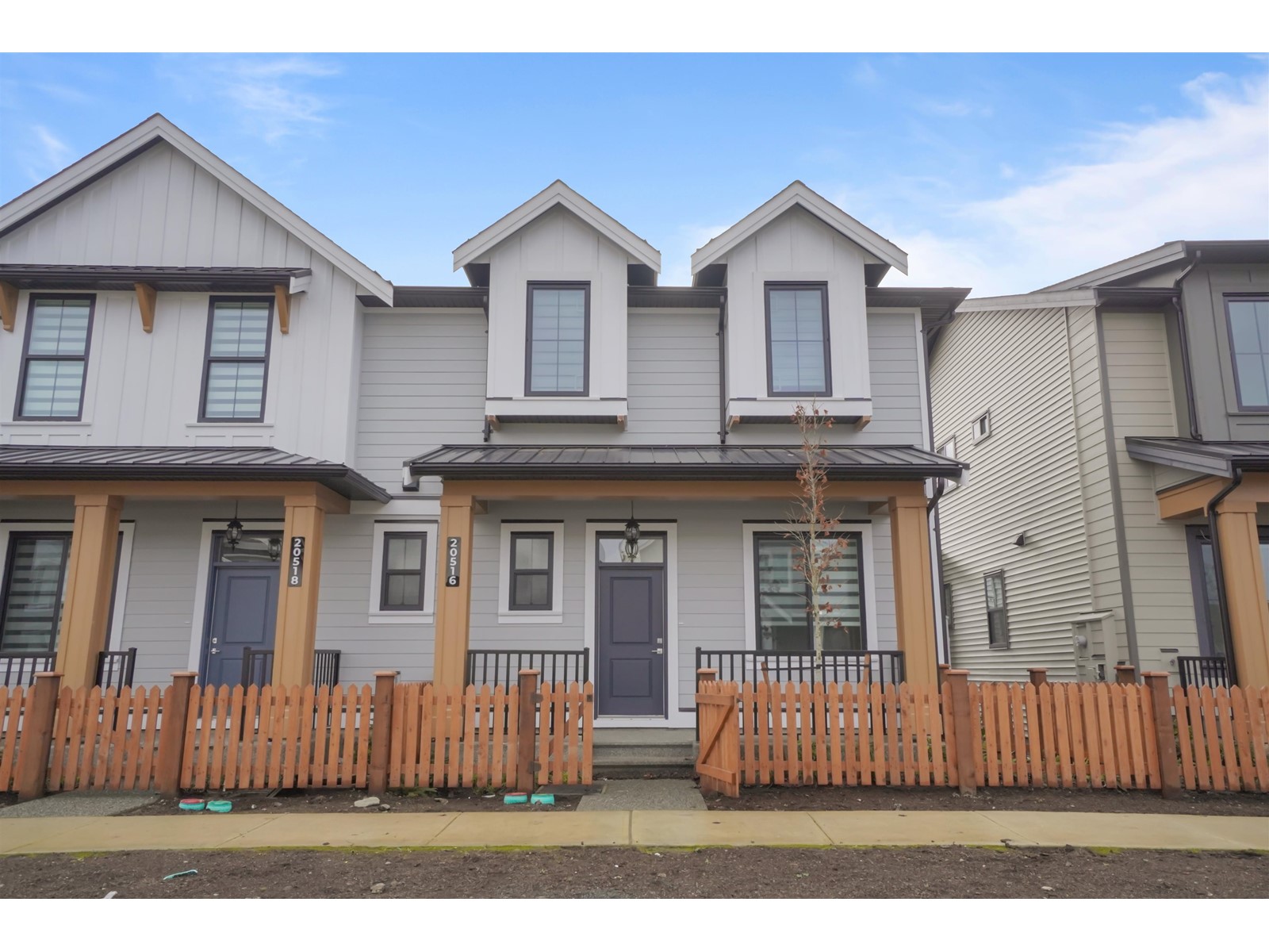 20516 76 AVENUE Property Photo 1