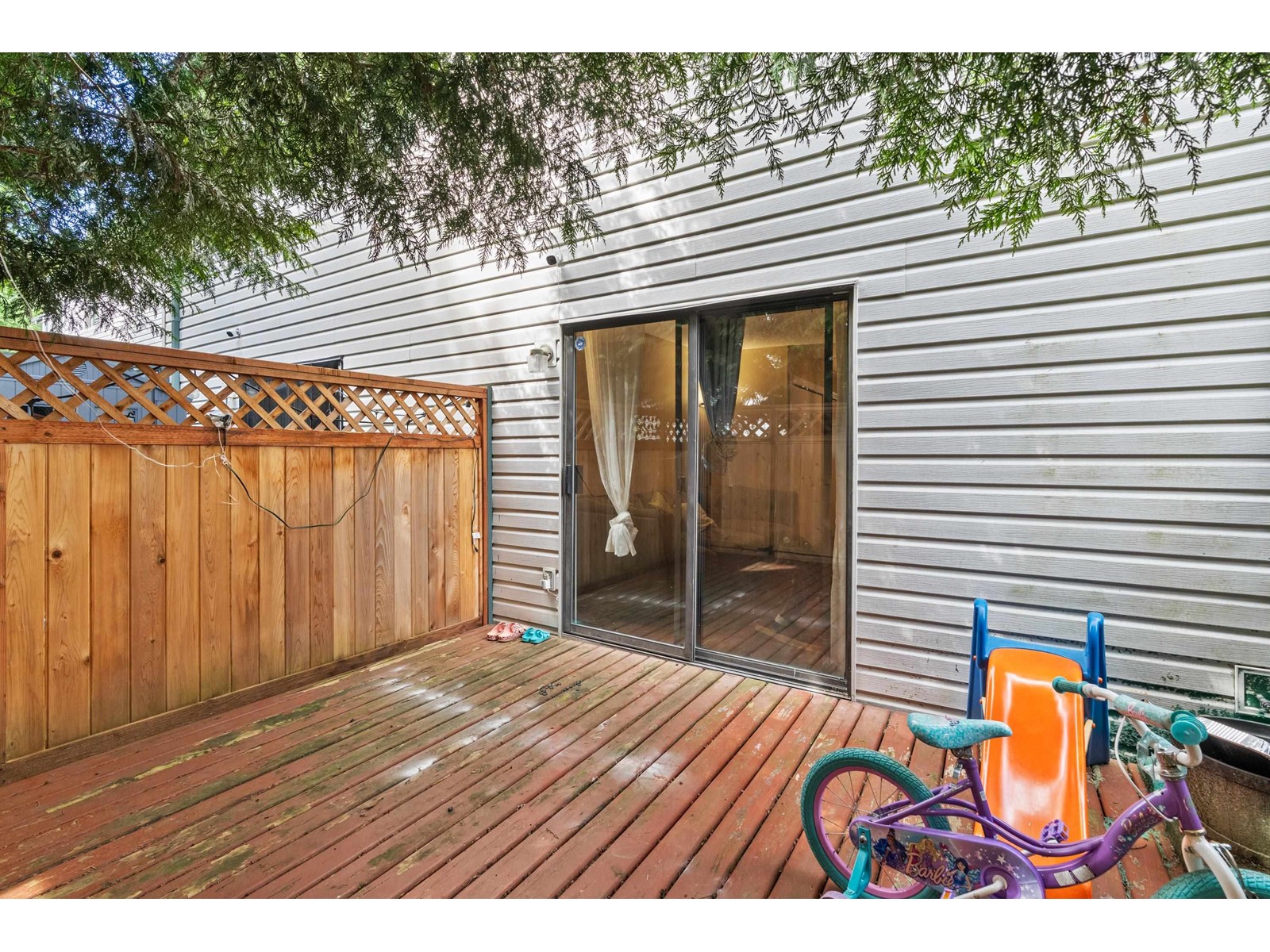 122 13714 67 Avenue Property Photo 2