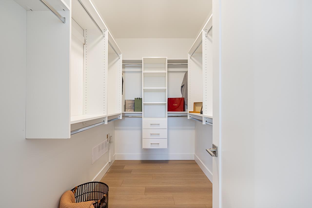 7458 115 Street Property Photo 17
