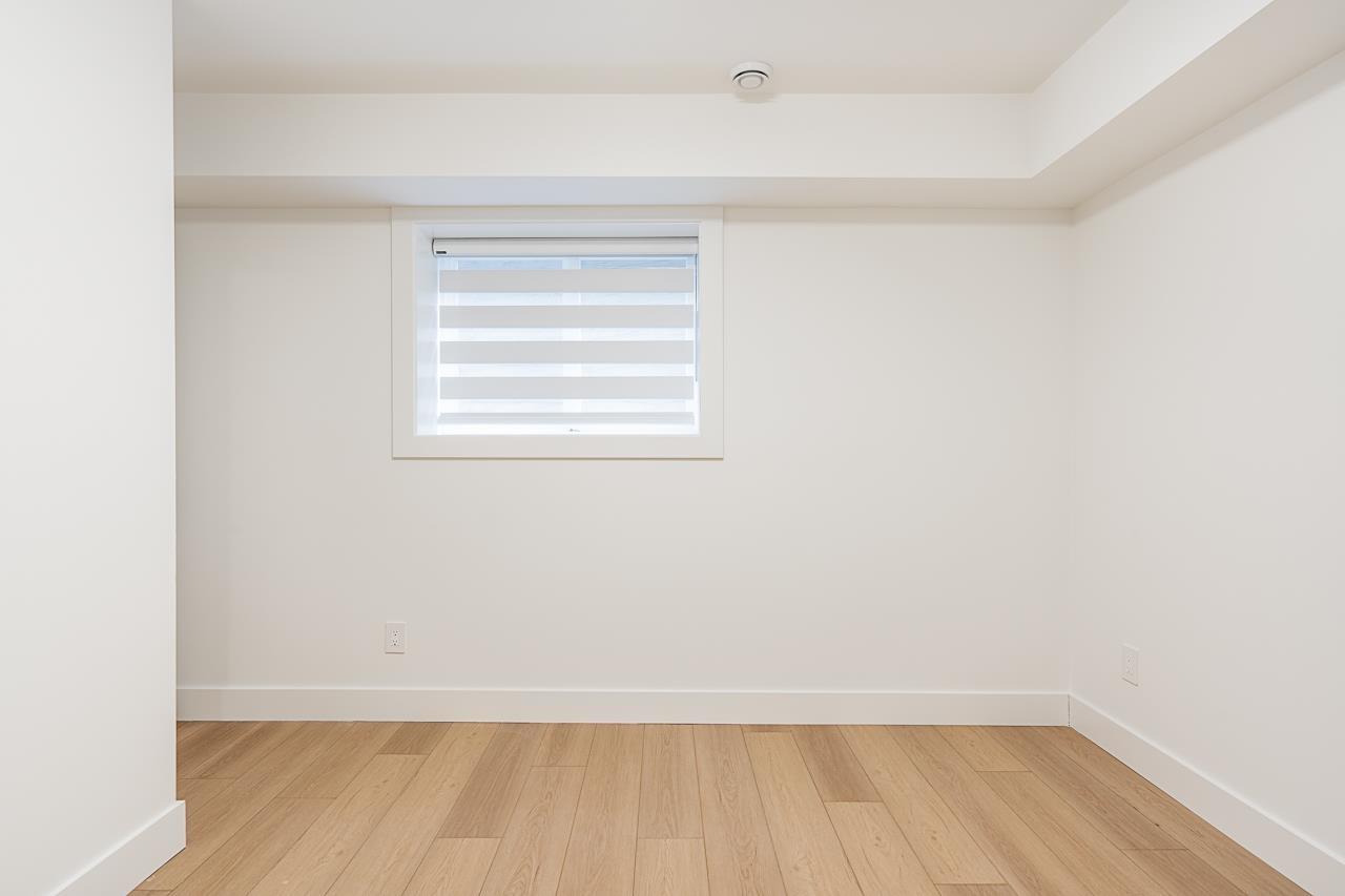7458 115 Street Property Photo 24