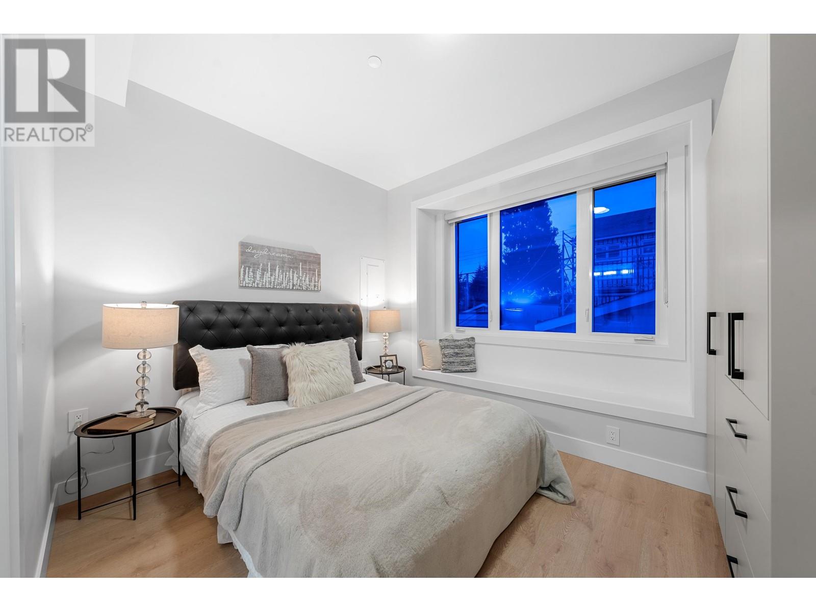 2 4178 Slocan Street Property Photo 20