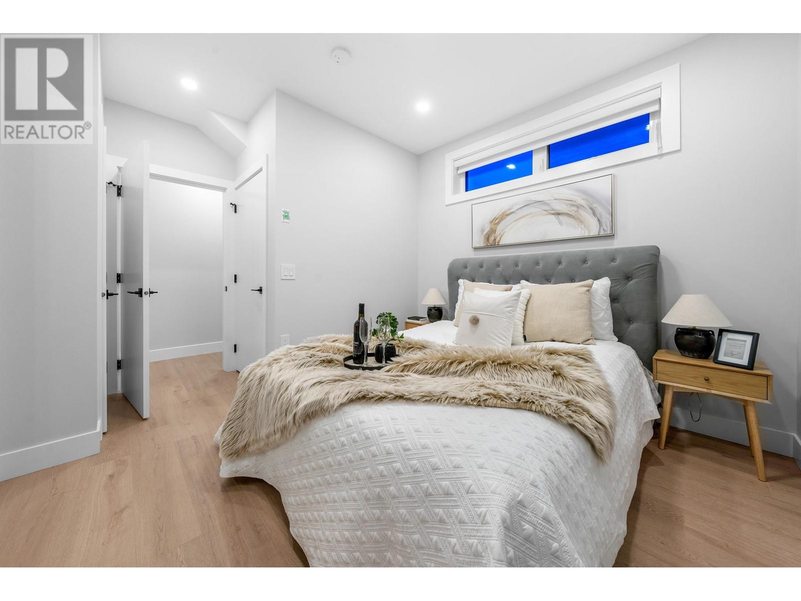 2 4178 Slocan Street Property Photo 28