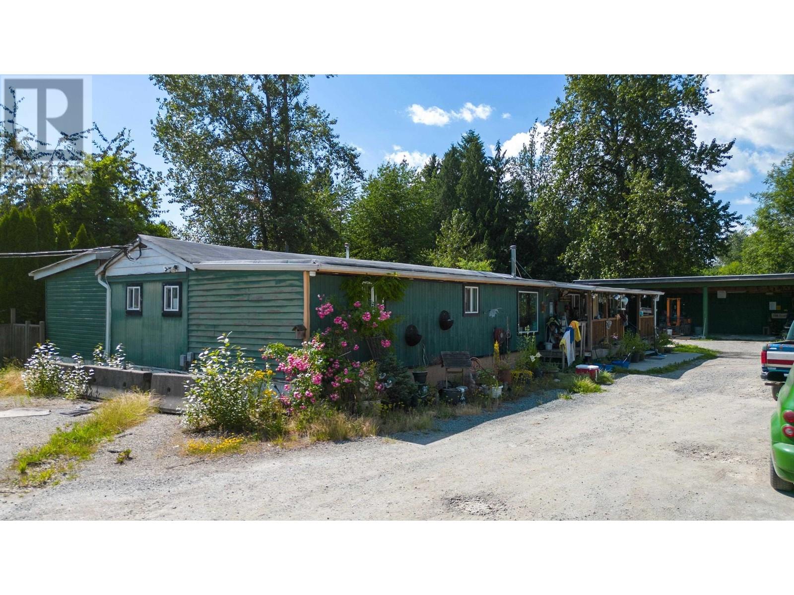 23519 Lougheed Highway Property Photo 6
