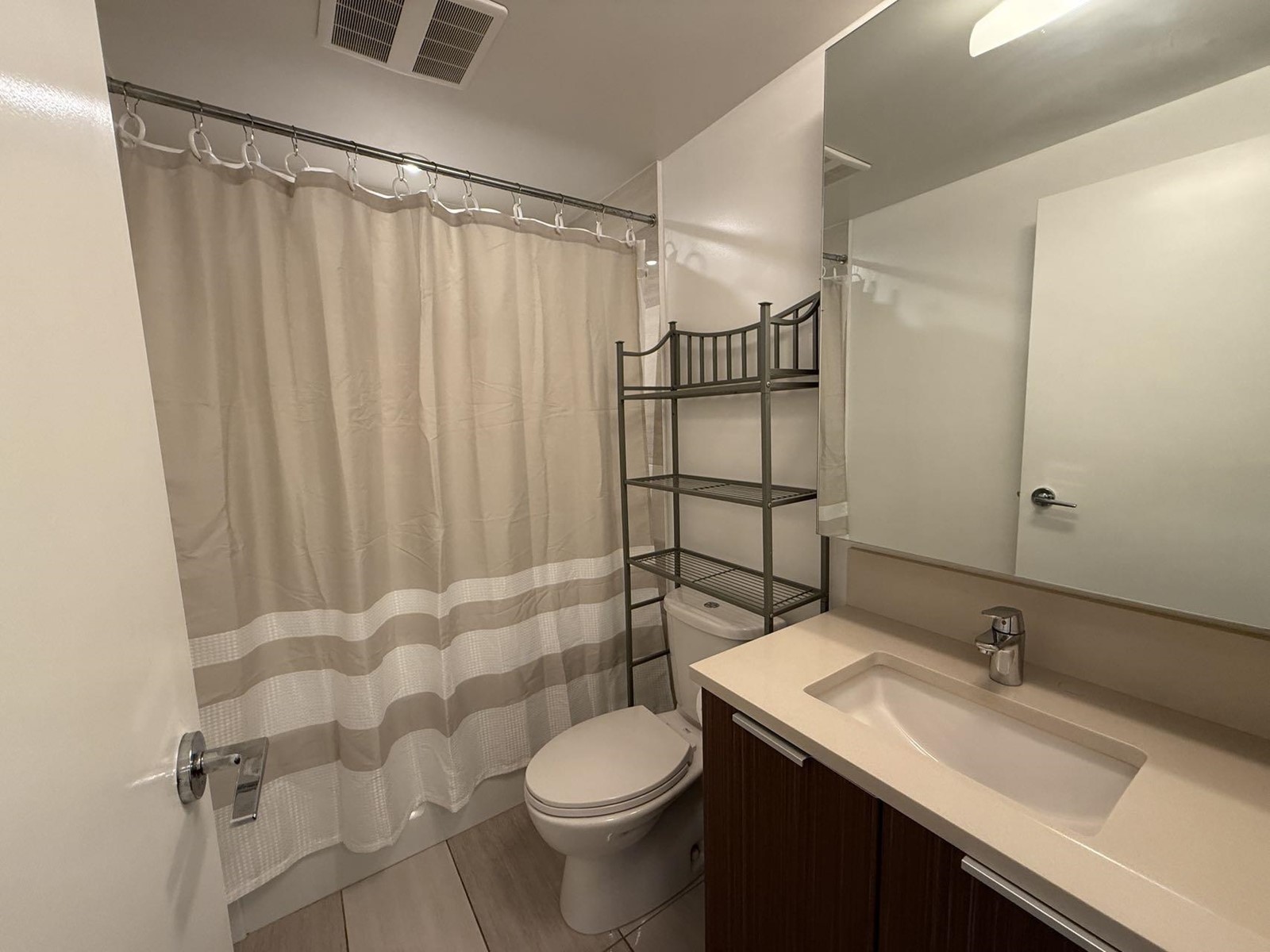 1412 13308 Central Property Photo 3