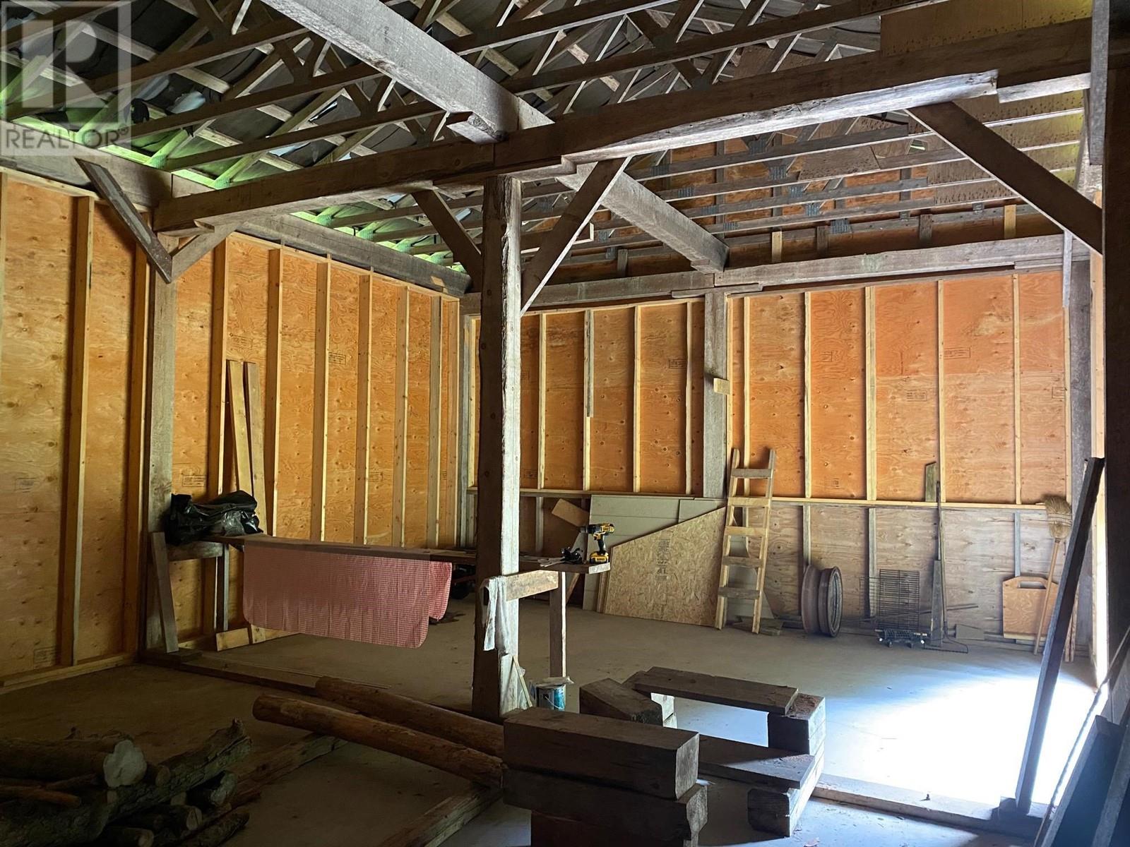 4962 Merkley Road Property Photo 7