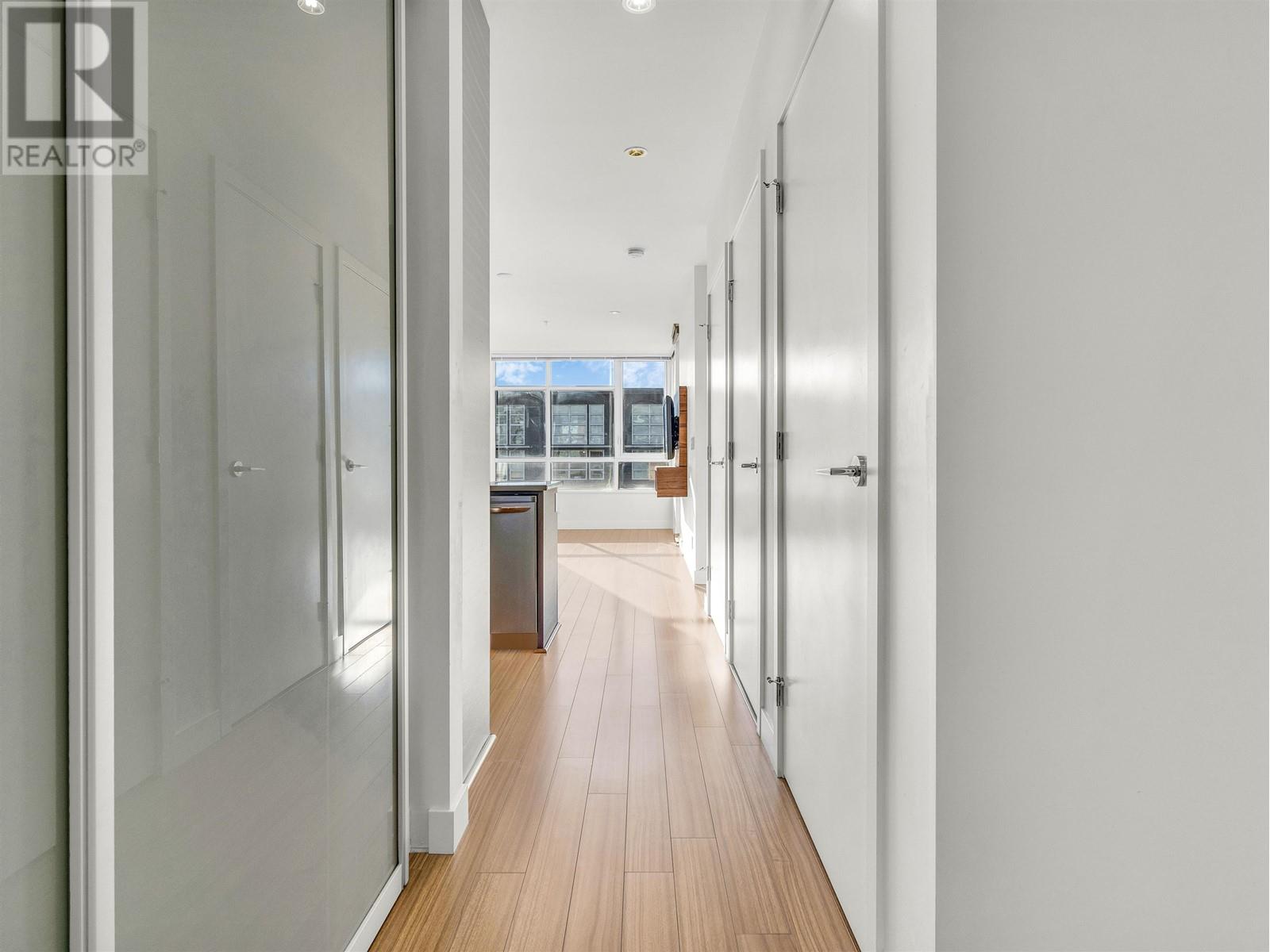 301 9150 University High Street Property Photo 12