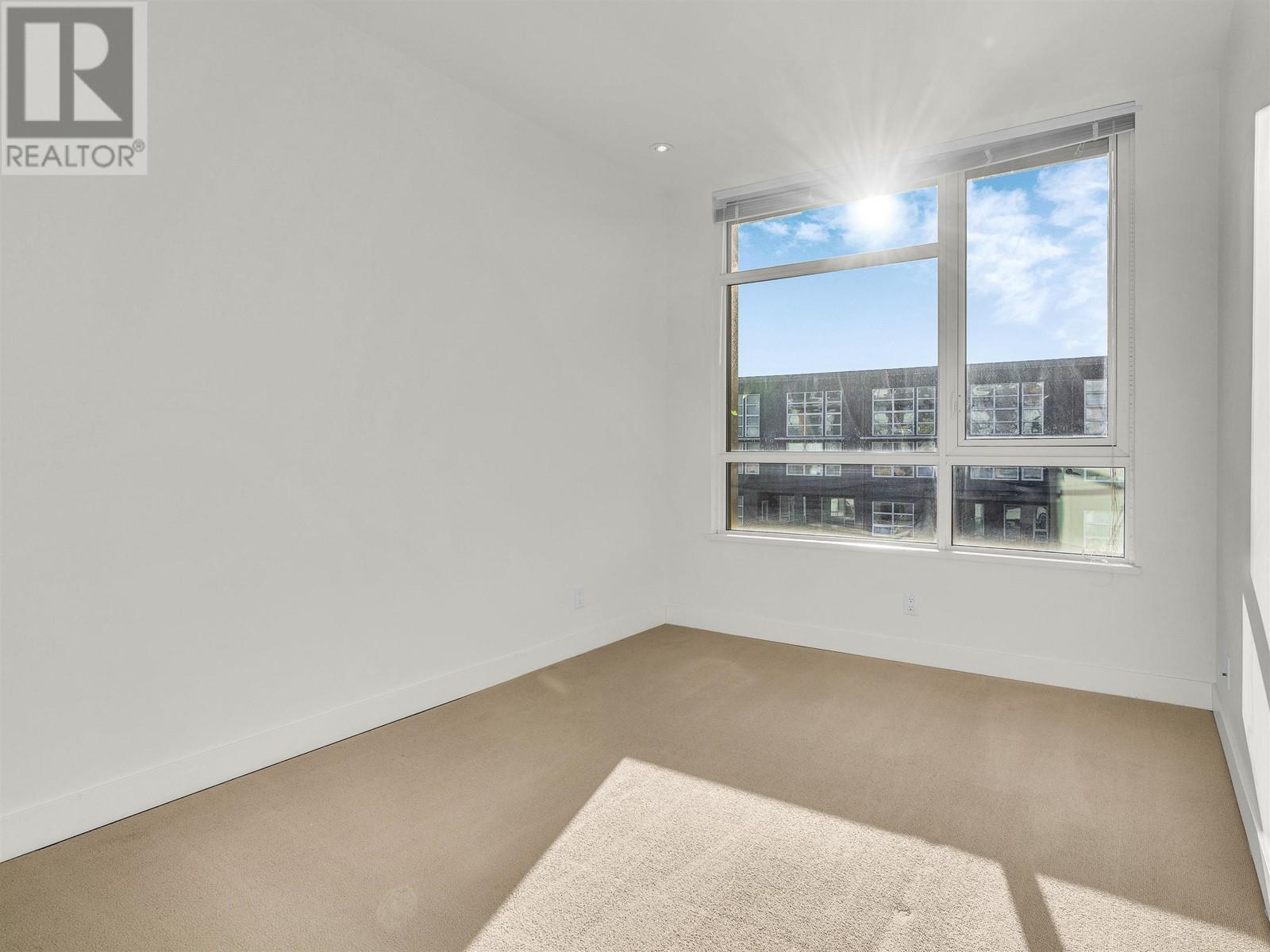 301 9150 University High Street Property Photo 20