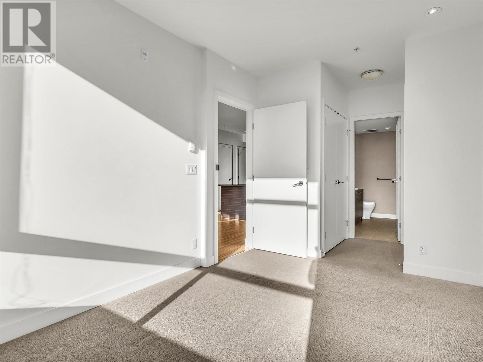 301 9150 University High Street Property Photo 22