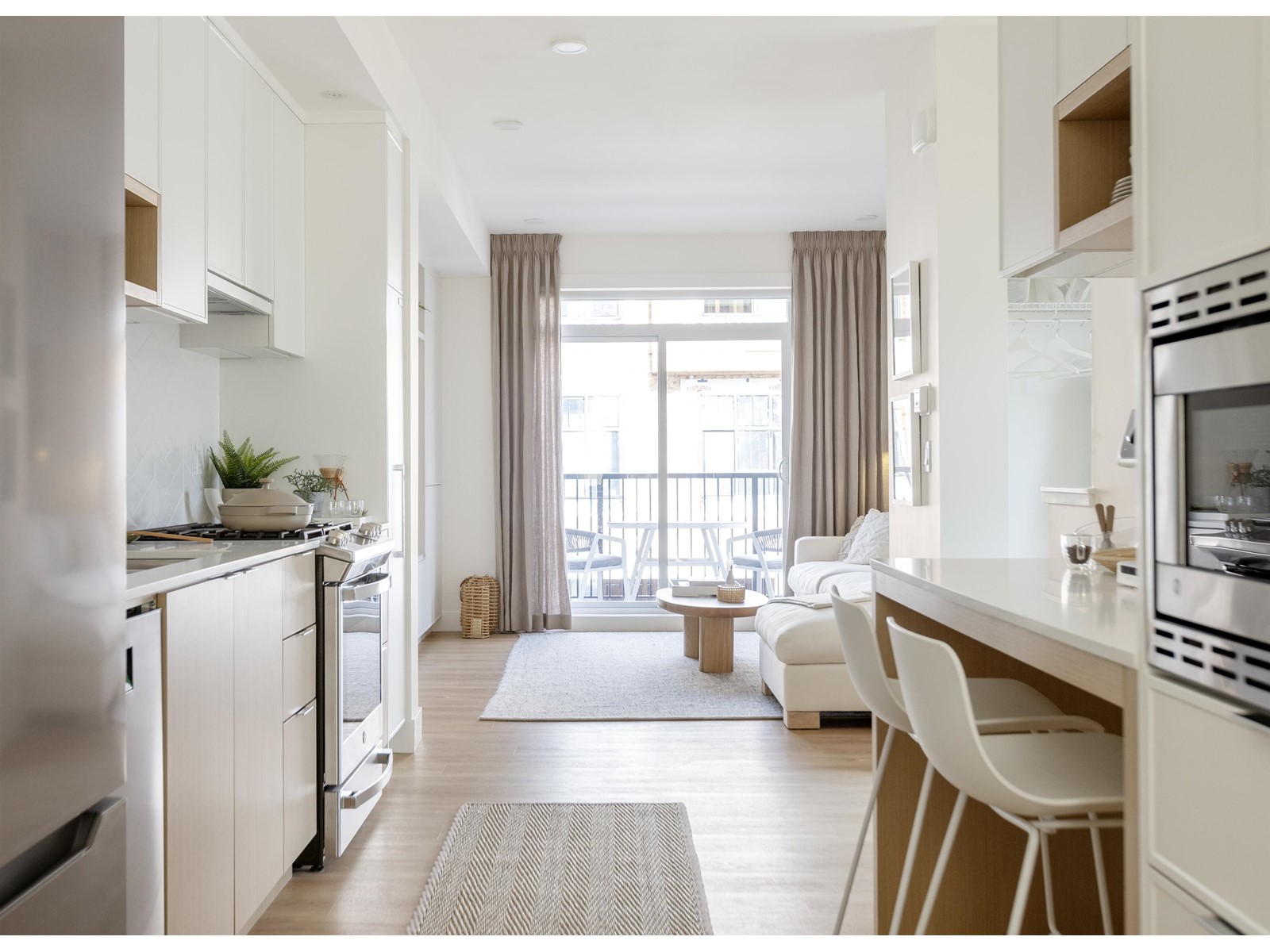171 2350 165 Street Property Photo 2