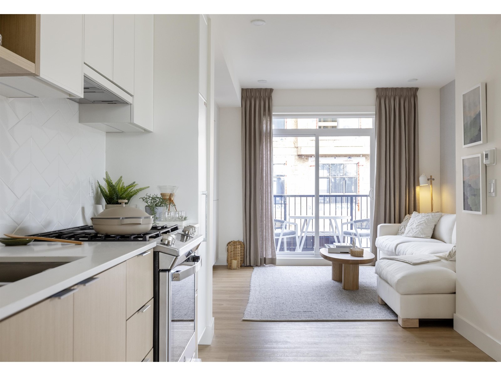 171 2350 165 Street Property Photo 6