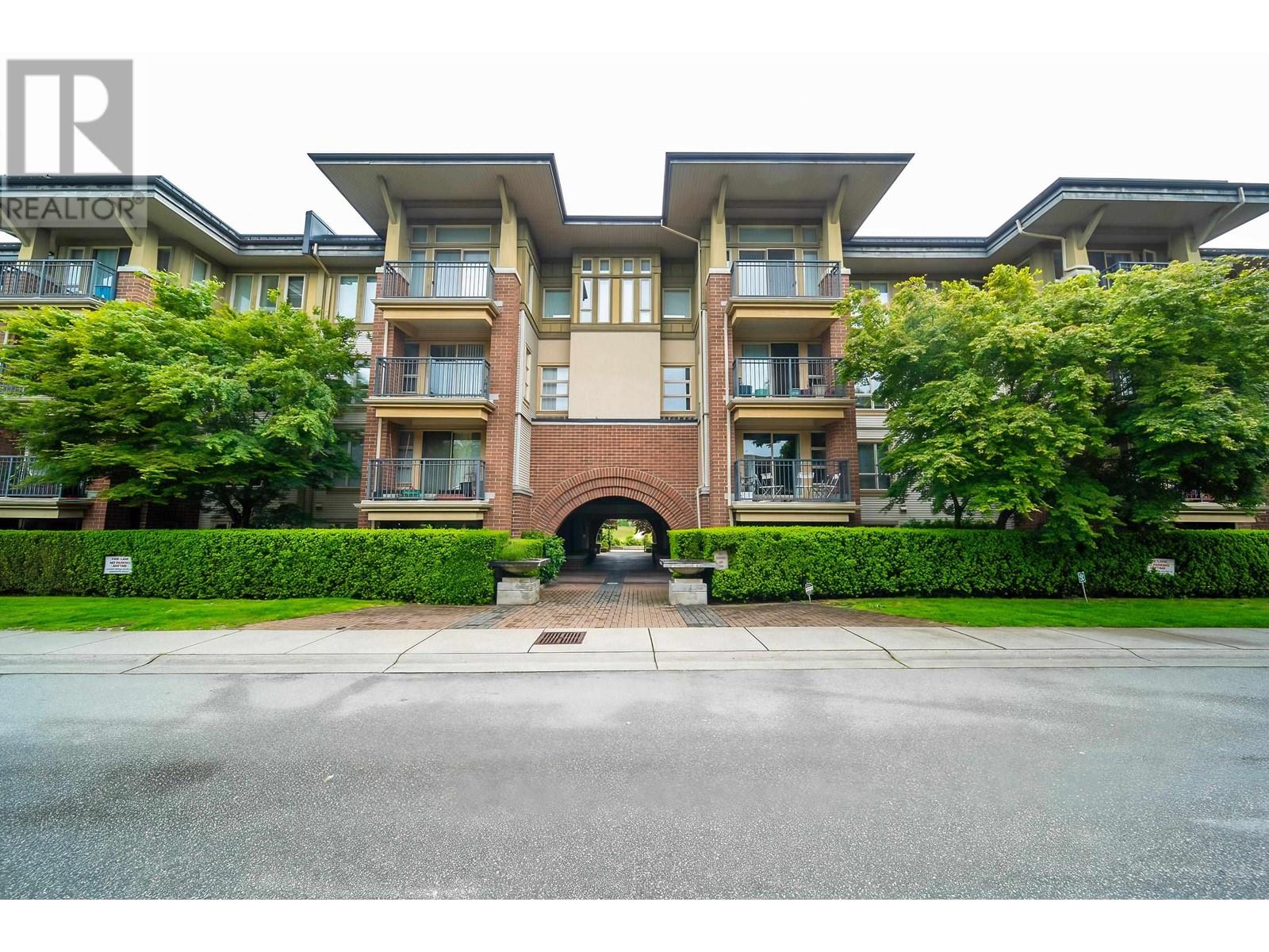 1321 5115 GARDEN CITY ROAD Property Photo 1