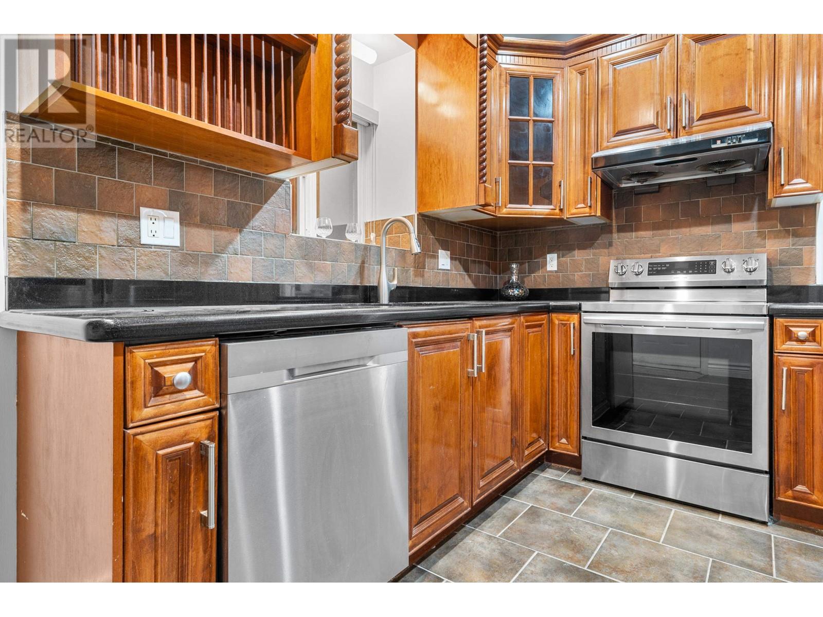 636 E 51st Avenue Property Photo 13