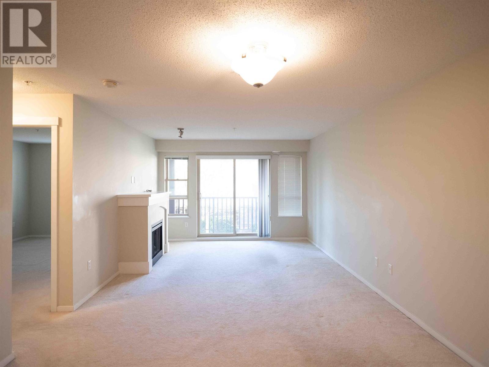 208 3132 Dayanee Springs Boulevard Property Photo 4