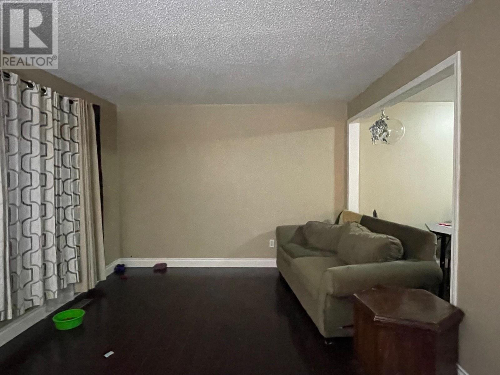 5323 Willow Road Property Photo 10