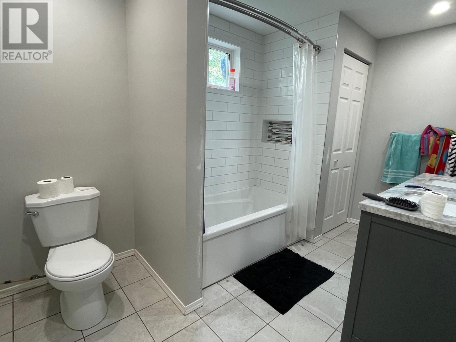 5323 Willow Road Property Photo 17