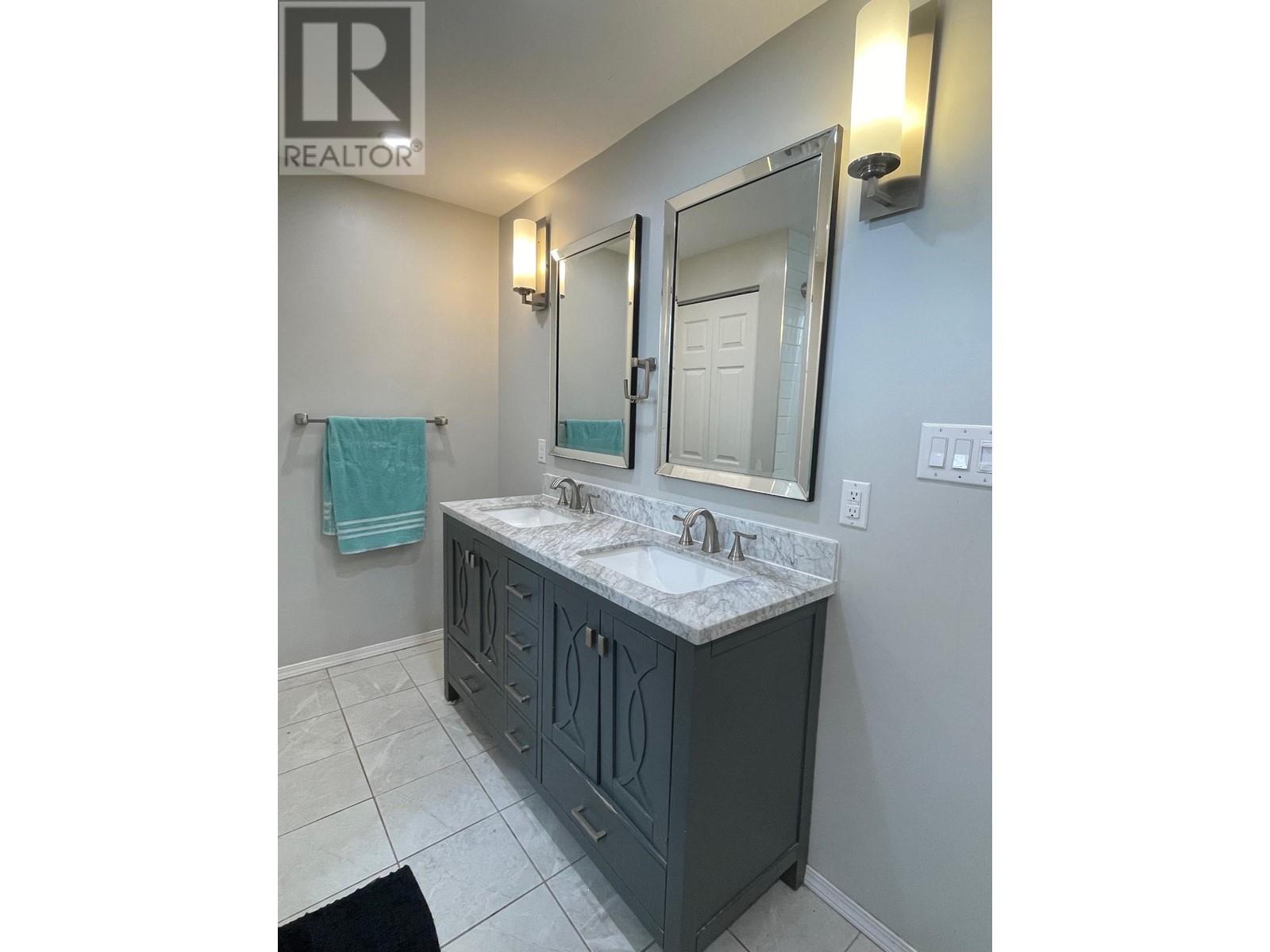 5323 Willow Road Property Photo 18