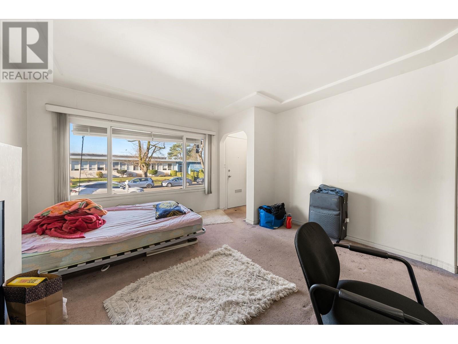 5628 Killarney Street Property Photo 5